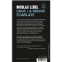 Dans la brume écarlate