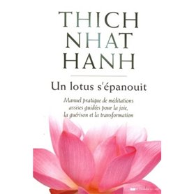 Un lotus s'épanouit