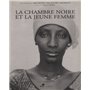 LA CHAMBRE NOIRE ET LA JEUNE FEMME