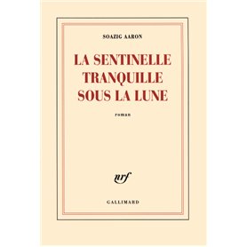 La sentinelle tranquille sous la lune