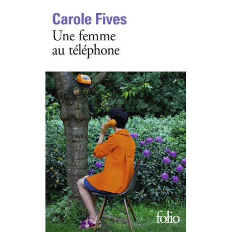 Une femme au téléphone