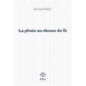 La photo au-dessus du lit