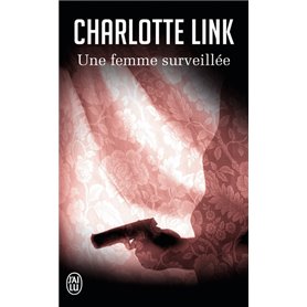 Une femme surveillée