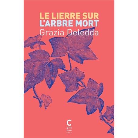 Le lierre sur l'arbre mort