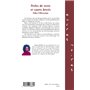 Perles de verre et cauris brisés