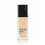 Base de maquillage liquide Shiseido Synchro Skin Radiant Lifting Nº 220 Linen 30 ml