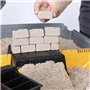 Kinetic Sand SABLE MAGIQUE - MALLETTE DE CONSTRUCTION 907 G + 3 ACCESSOIRES - Emportez Votre Sable À Modeler Partout & S