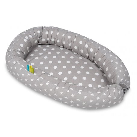 Cocon gigoteuse pois sur fond gris  etoiles blanches-fond gris