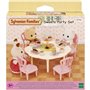 La table du goûter - SYLVANIAN FAMILIES - 5742 - Set de table avec chaises