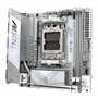 GIGABYTE X870I AORUS Pro Ice Carte mère - Compatible avec Les processeurs AMD Ryzen série 9000, VRM 8+2+1 Phases, jusqu'à 8400 M