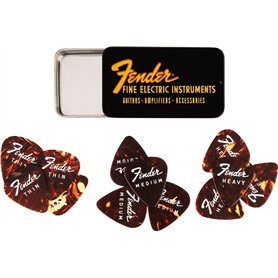 Fender »FINE ELECTRIC PICK TIN« Médiators dans boîte de collection - 12 Pièces - Celluloid - Forme 351-3 Épaisseurs - Couleur To