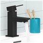 mitigeur de lavabo avec design angulaire