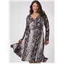 Vogue Patterns Patron de papier V2060Y5 Robe portefeuille pour femme Porté vers l'avant ou vers l'arrière par Diane Von Furstenb