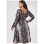 Vogue Patterns Patron de papier V2060Y5 Robe portefeuille pour femme Porté vers l'avant ou vers l'arrière par Diane Von Furstenb