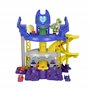 Fisher-Price Coffret Piste de Course Batcave Propulsion et Course Batwheels DC avec Effets sonores et Lumineux, Plusieurs véhicu