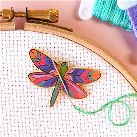 Caterpillar Cross Stitch Aiguille magnétique en forme de libellule pour point de croix