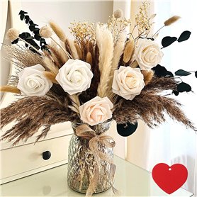 Fleurs artificielles dans Un Vase pour Centre de Table à Manger