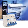 400V 32A Disjoncteur Miniature 4P Protection Contre Les Surcharges à Domicile Interrupteur D'air pour Lignes de Distribution D'é