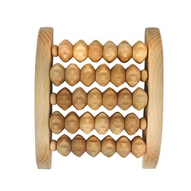 Petit appareil de massage en bois avec roulettes