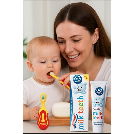 Sanitral Kit de soins bucco-dentaires pour bébé étape par étape 0-2 ans Brosse à dents ultra douce Tête extra petite brossage et