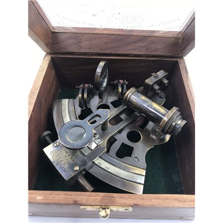 MALLA INCORPORATION ; A TRULY HANDCRAFTED FOR YOU Magnifique sextant allemand de navigation en laiton fait à la main avec boîte