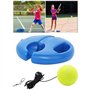 Un entraîneur de Tennis Fait rebondir la Balle, Un entraîneur de Tennis avec 2 balles rebondissantes, Un Sol de Tennis Portable 
