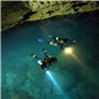 XLENTGEN Lampe Plongée sous Marine 1000 Lumens Torche de Plongée avec Lumière Blanche/Jaune, IPX8 Étanchéité, 200 Pieds Lampe de