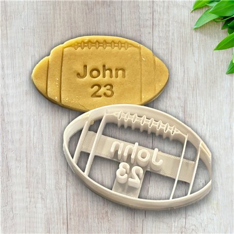 Emporte pièce ballon nfl football américain à personnaliser avec prénom pour la réalisaton de biscuit sablé