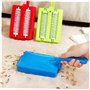 AMOYER Mini Tapis Tapis Rouleau Brosse Dirt Cleaner Handheld Sweeper pour la Maison Nettoyage (Couleur aléatoire)