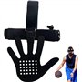 Main dans Votre Masque de Basket-Ball Facial