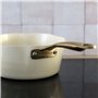 MENASTYL - Casserole 18cm Dahlia sans PFAS - Revêtement céramique antiadhésif crème - 98% d'aluminium recyclé - Tous feux dont i