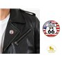 Broche épinglette Route 66 USA pin's motard Biker Triker avec drapeau americain. Livré avec étui cadeau en velours.