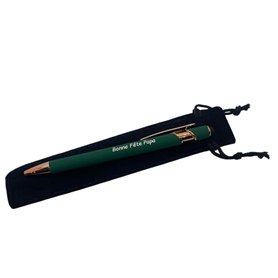 Stylo en métal vert gravé "Bonne Fête Papa" livré avec sa petite pochette noire en velours