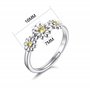Philip Jones Bague marguerite triple cristal réglable créée avec des cristaux Zircondia®