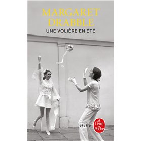 Une volière en été