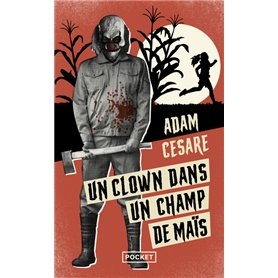 Un clown dans un champ de maïs