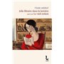 Jolie libraire dans la lumière