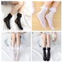 MAXQUU Lot de 2 paires de chaussettes à volants pour femmes, 1 paire de chaussettes noires à volants, 1 paire de chaussettes bla