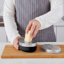 Râpe à Fromage，Râpe à légumes Broyeur pour Fromage et Légumes Hachoir de Légumes aux Fruits，avec Récipient de Stockage des Alime