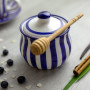 City to Cottage | Sucrier Pot de sucre | à rayures bleu marine et blanches en céramique avec couvercle fait et peint à la main