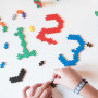 PLUS PLUS - Kit Découverte - Jeu de Construction de 1200 pièces Basic et Fluo/Néon Multicolores - Jeu Éducatif pour Enfant dès 3