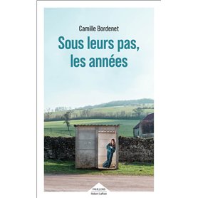 Sous leurs pas
