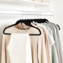 Amazon Basics Lot de 30 cintres en Velours pour Costumes, Noir
