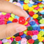 Furuising Lot de 600 Boutons Colorés, 11,5 mm à 2 Trous en Résine Boutons Ronds Bouton avec Boîte de Stockage pour Enfants Vêtem