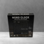 Mad Monkey Word Clock - Horloge Murale Moderne - Horloge Polyvalente à Poser ou à accrocher - Horloge à Mots élégante pour la Ma