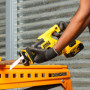 DeWalt Scie Sabre Compact Brushless XR 18V 5 Ah - DCS367P2-QW - Scie Électrique sans Fil avec Coffret TSTAK, 2 Batteries et Char