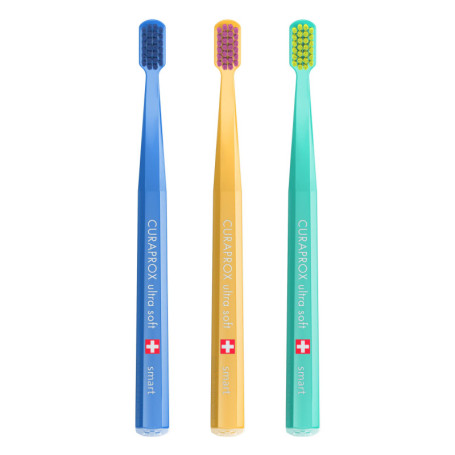 Curaprox Set de brosse à dents CS Smart Trio - Lot de 3 brosses à dents manuelles Ultra Soft avec petite tête de brosse, 7600 po