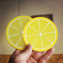 Lot de 4 sets de table décoratifs avec citron, 4 dessous de verre au citron, tapis de vaisselle pour l'extérieur, fournitures de