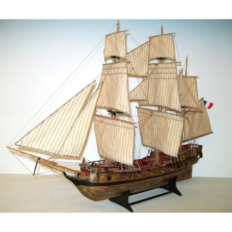 Maquette de Bateau en Bois Le Tonnant - Soclaine