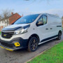 Enjoliveurs de Passage de Roue ONEWAY pour Renault Trafic et Opel Vivaro - Noir Brillant